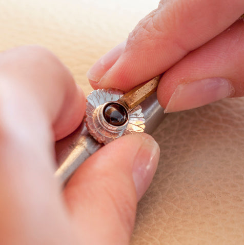 Different Ways to Create Your Own Bezels for Gemstones