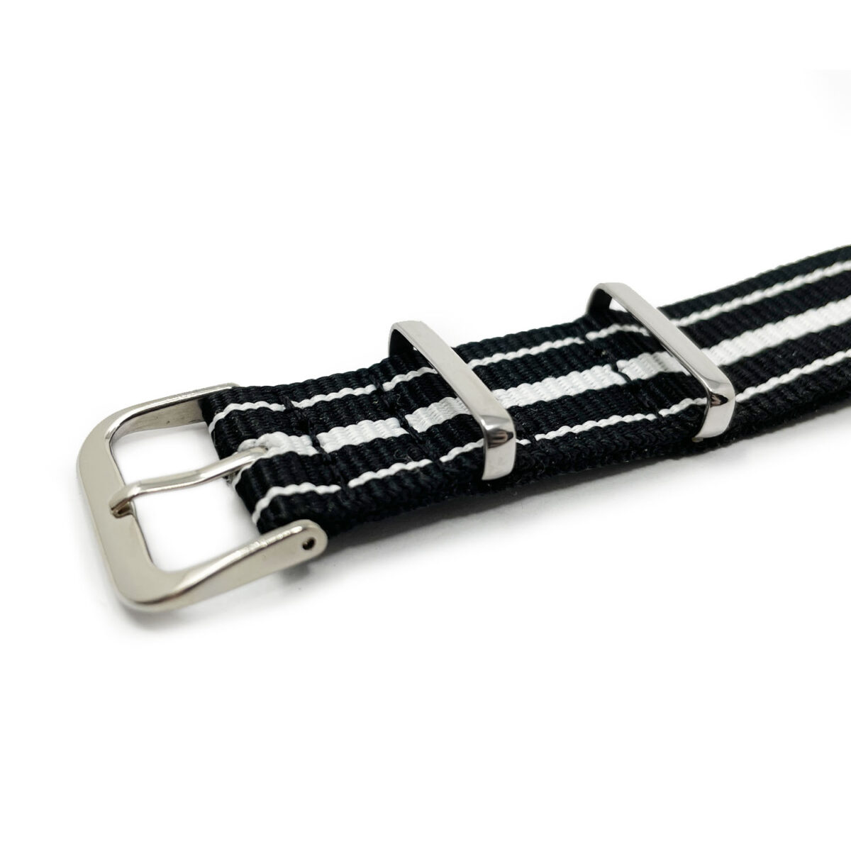 S37038 black and white strap 2
